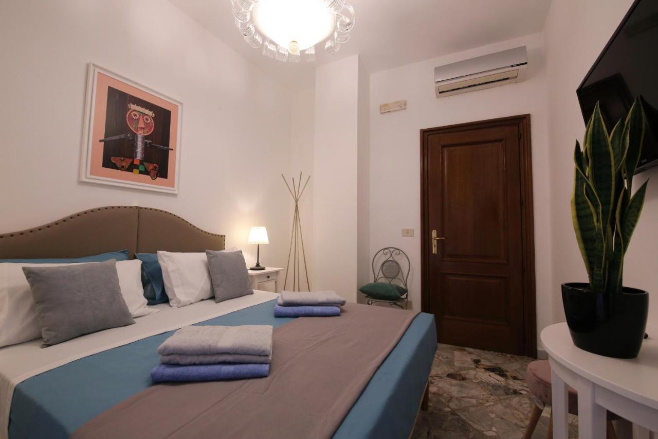 Cavour & Savoia Hotel Bari Bagian luar foto